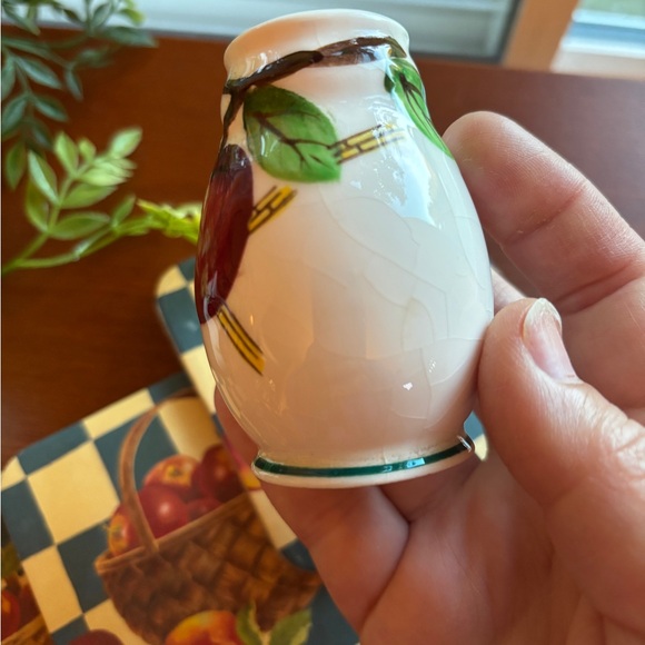 BUNDLE of VINTAGE “Crab Apple” Salt & Pepper Shakers with Cork Coasters Set of 4 - Picture 6 of 7